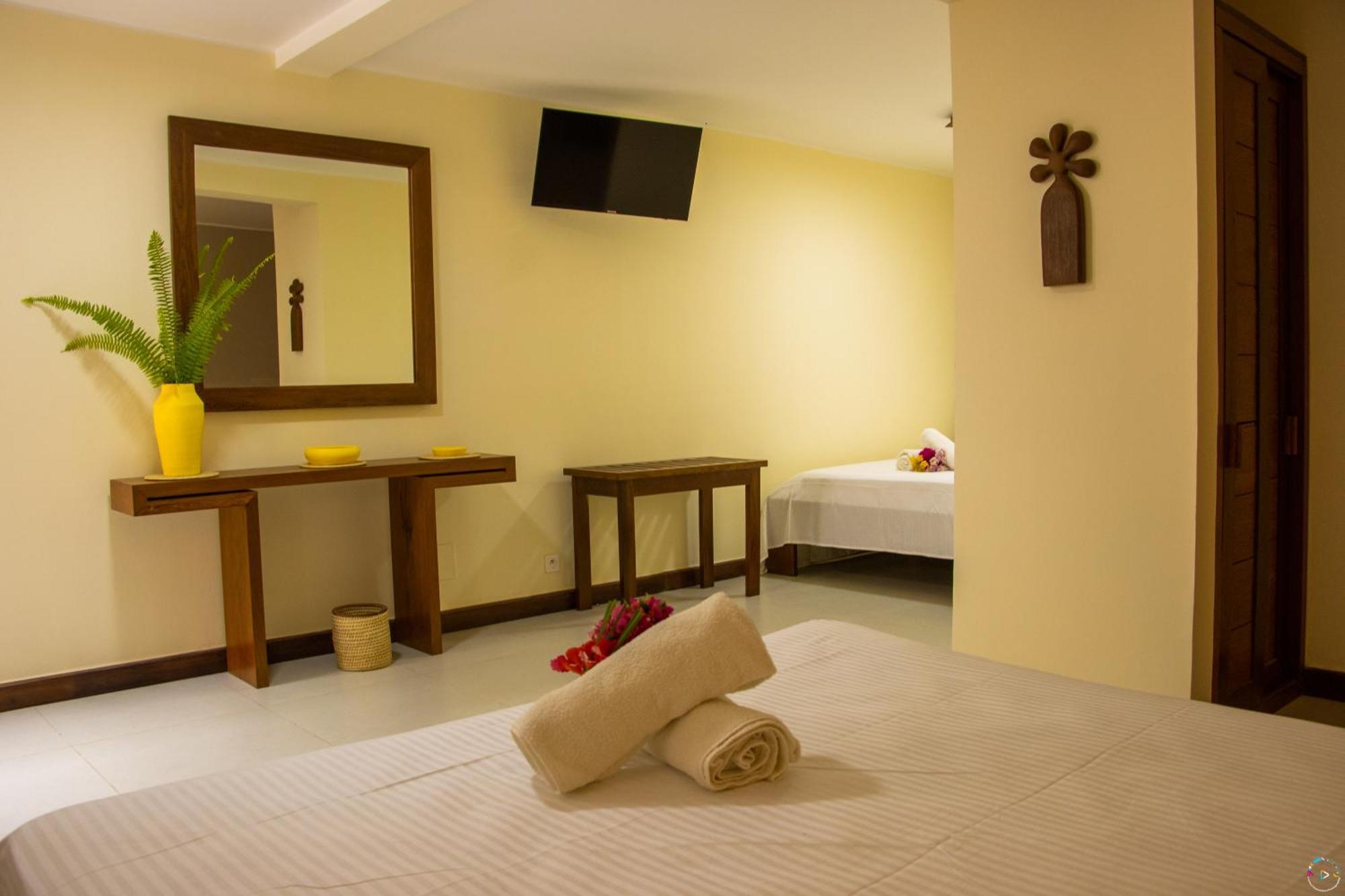 Hotel Baobab Cafe Morondava Bagian luar foto