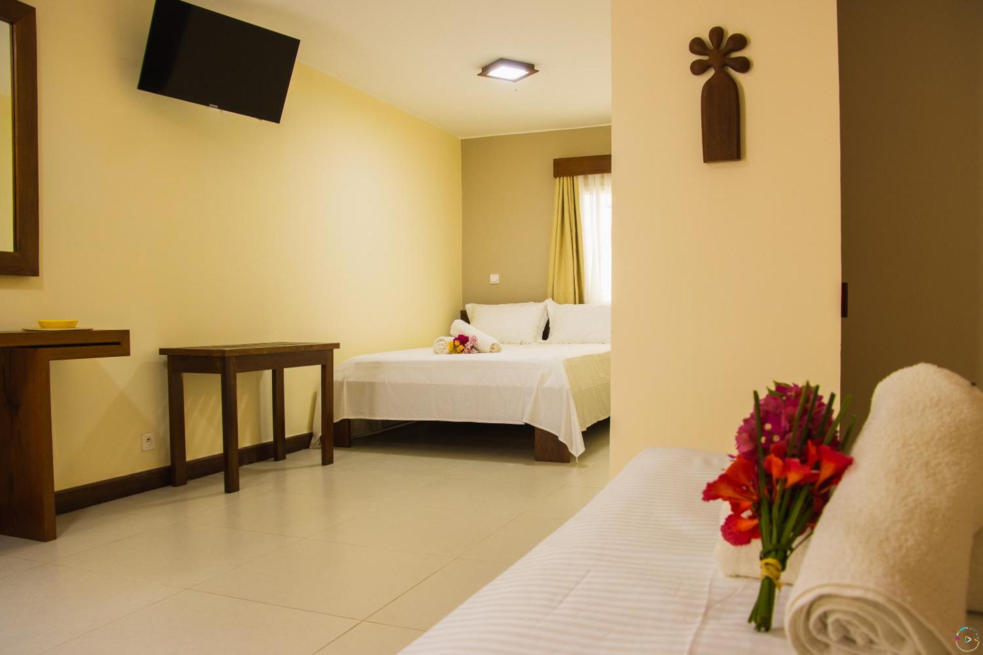 Hotel Baobab Cafe Morondava Bagian luar foto