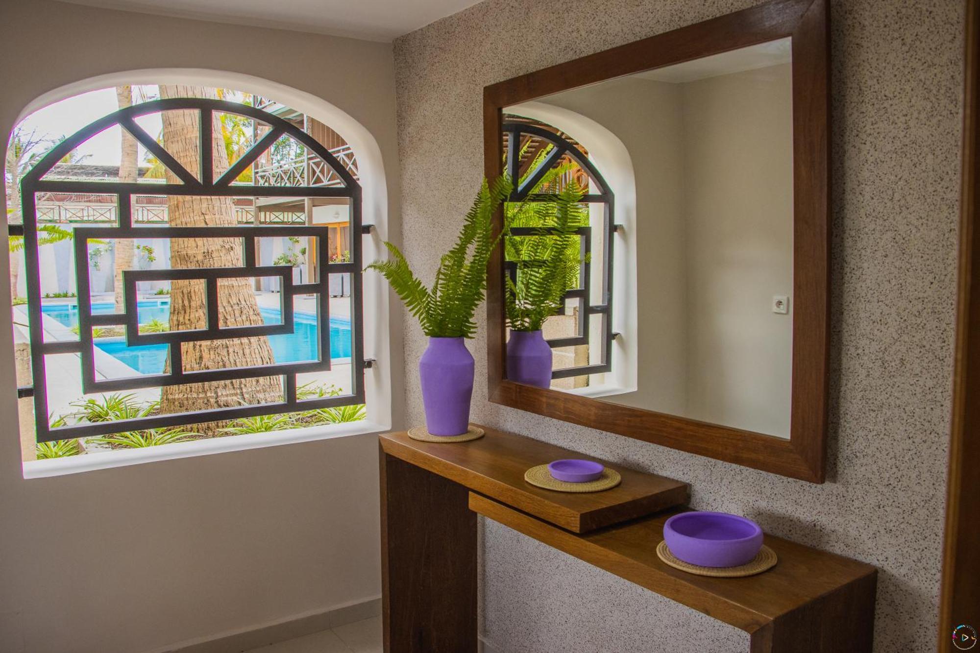 Hotel Baobab Cafe Morondava Bagian luar foto