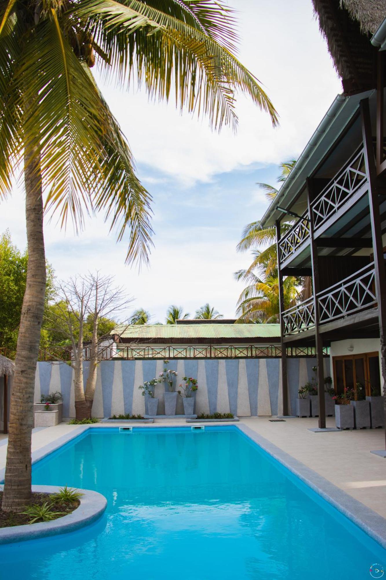Hotel Baobab Cafe Morondava Bagian luar foto