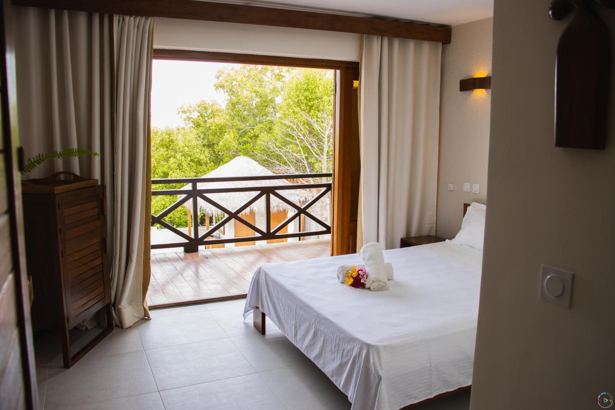 Hotel Baobab Cafe Morondava Bagian luar foto