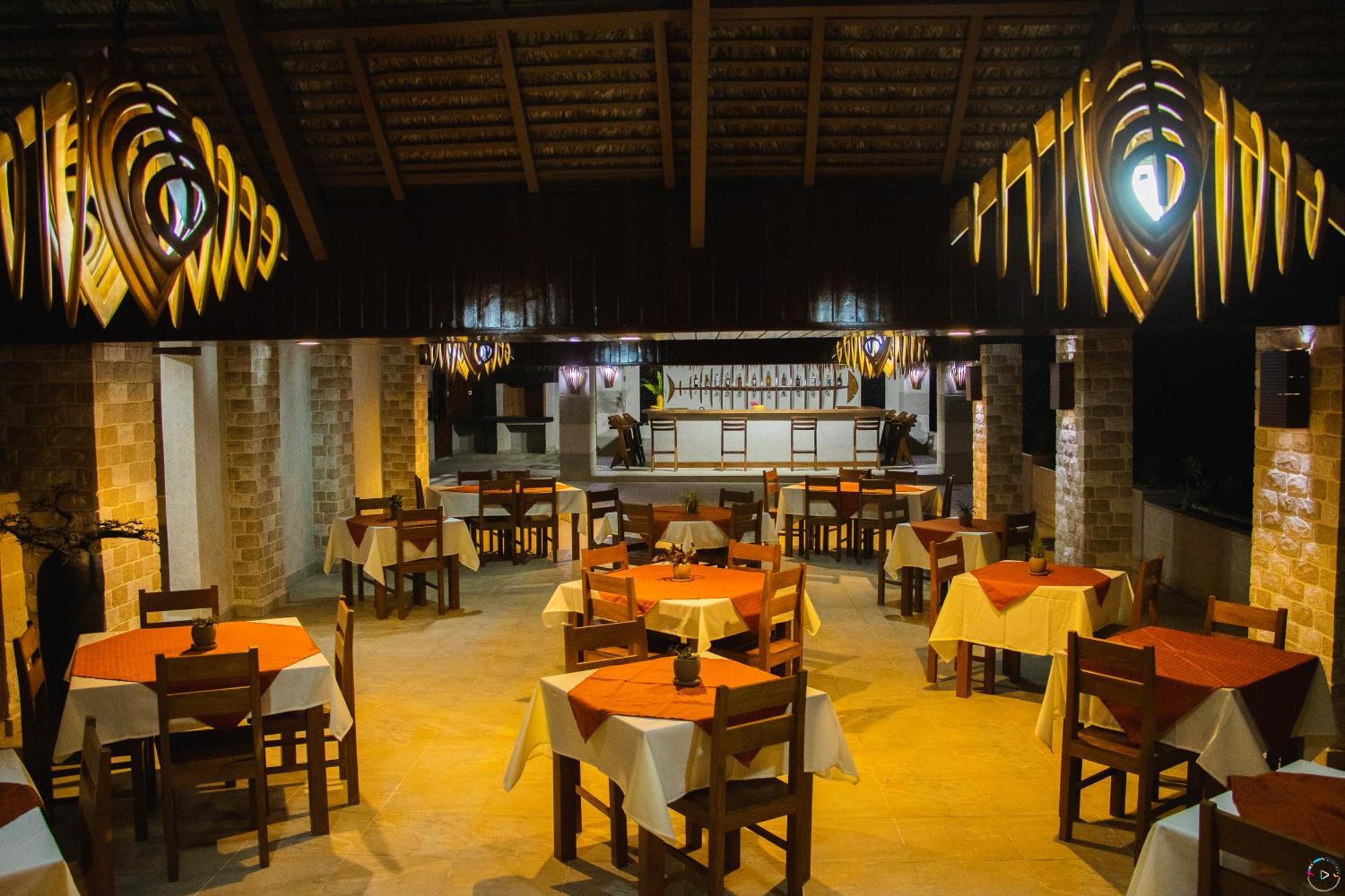 Hotel Baobab Cafe Morondava Bagian luar foto