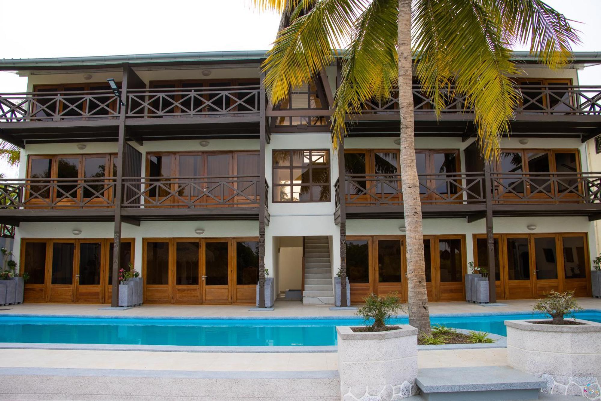 Hotel Baobab Cafe Morondava Bagian luar foto