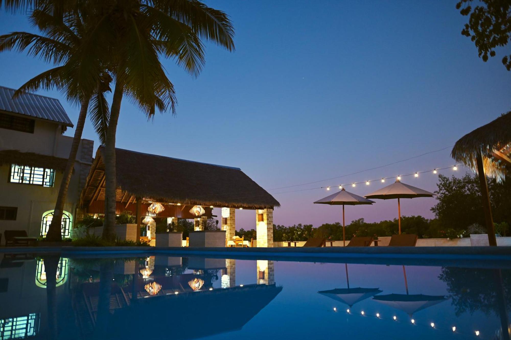 Hotel Baobab Cafe Morondava Bagian luar foto