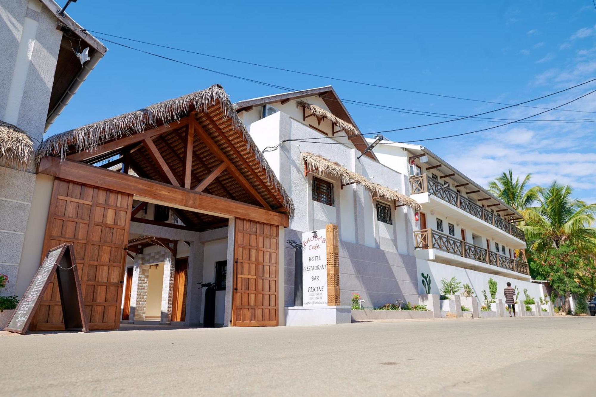 Hotel Baobab Cafe Morondava Bagian luar foto