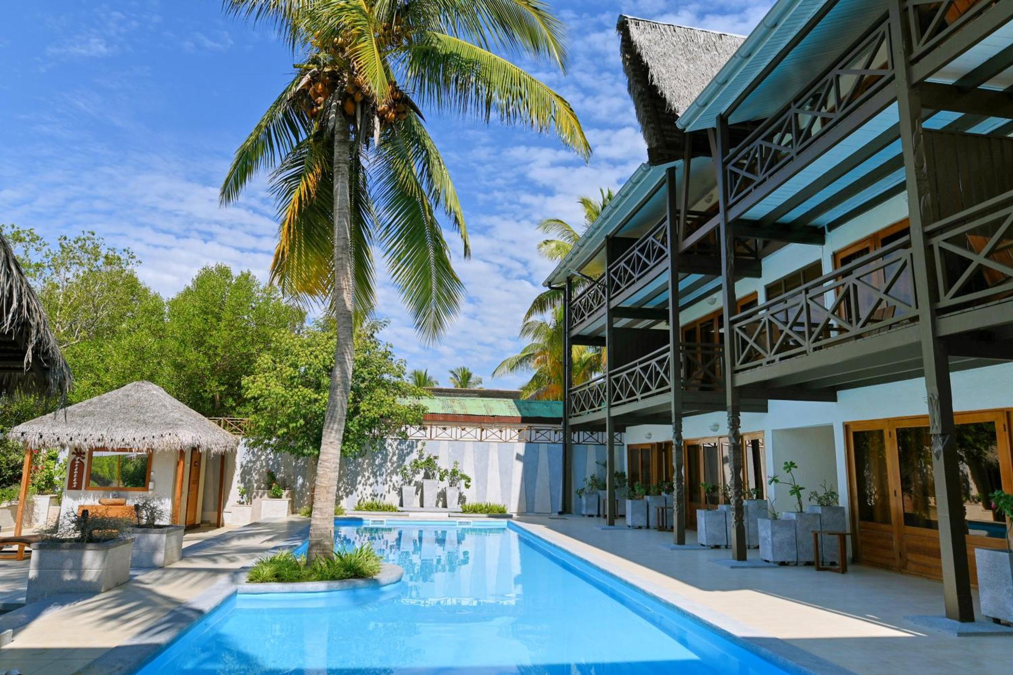 Hotel Baobab Cafe Morondava Bagian luar foto