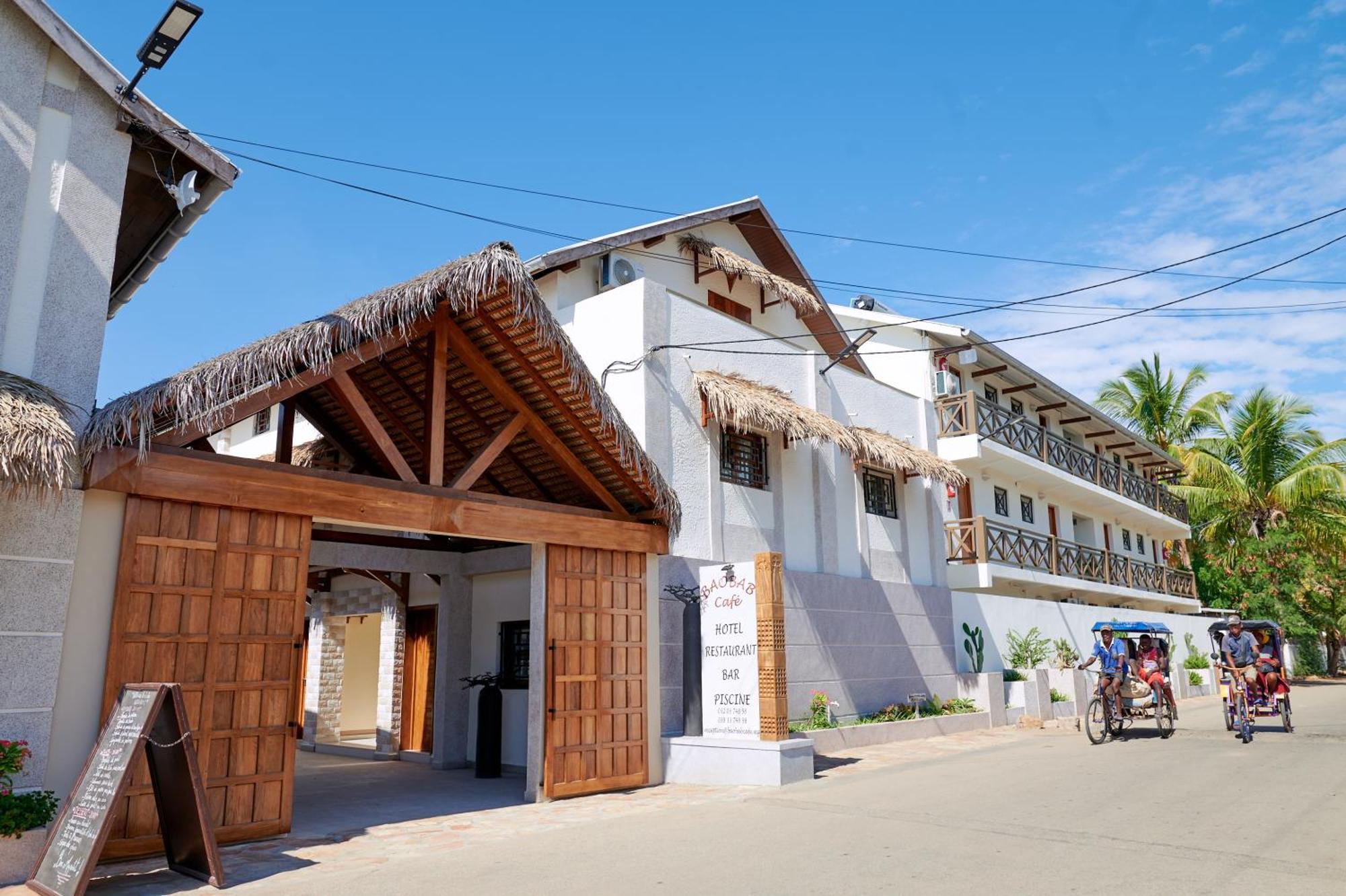 Hotel Baobab Cafe Morondava Bagian luar foto